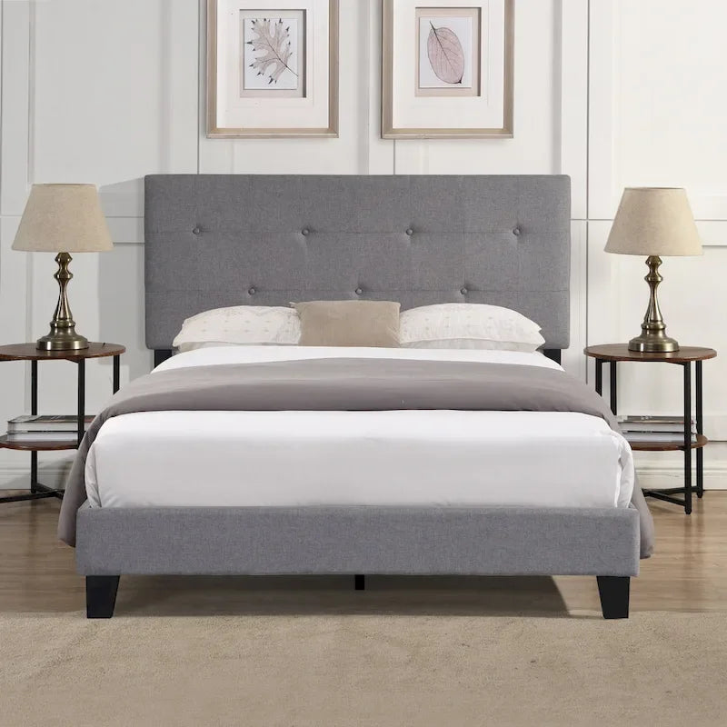 Cama tipo plataforma tapizada en lino gris tamaño full, con cabecero capitoné de botones, soporte resistente de listones de madera y sin necesidad de somier