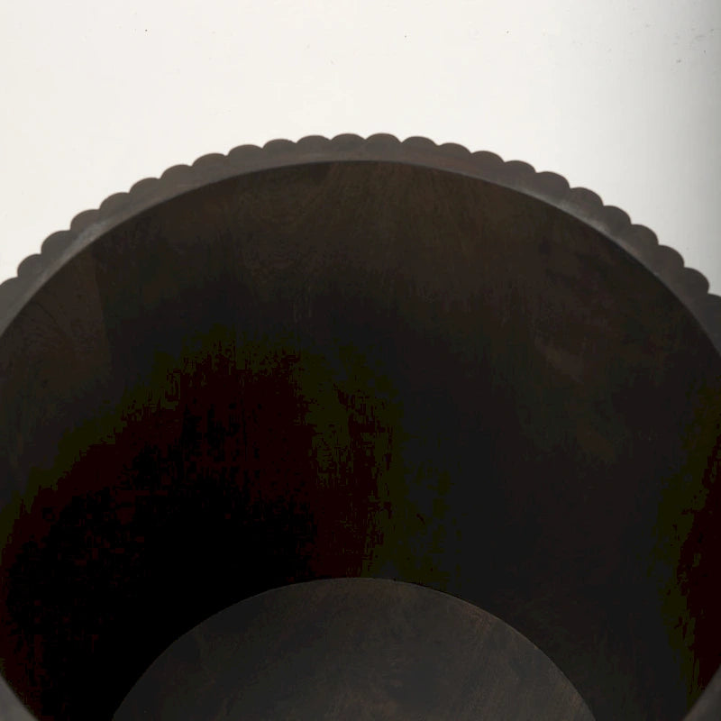Table d’appoint ronde cannelée en bois massif brun foncé