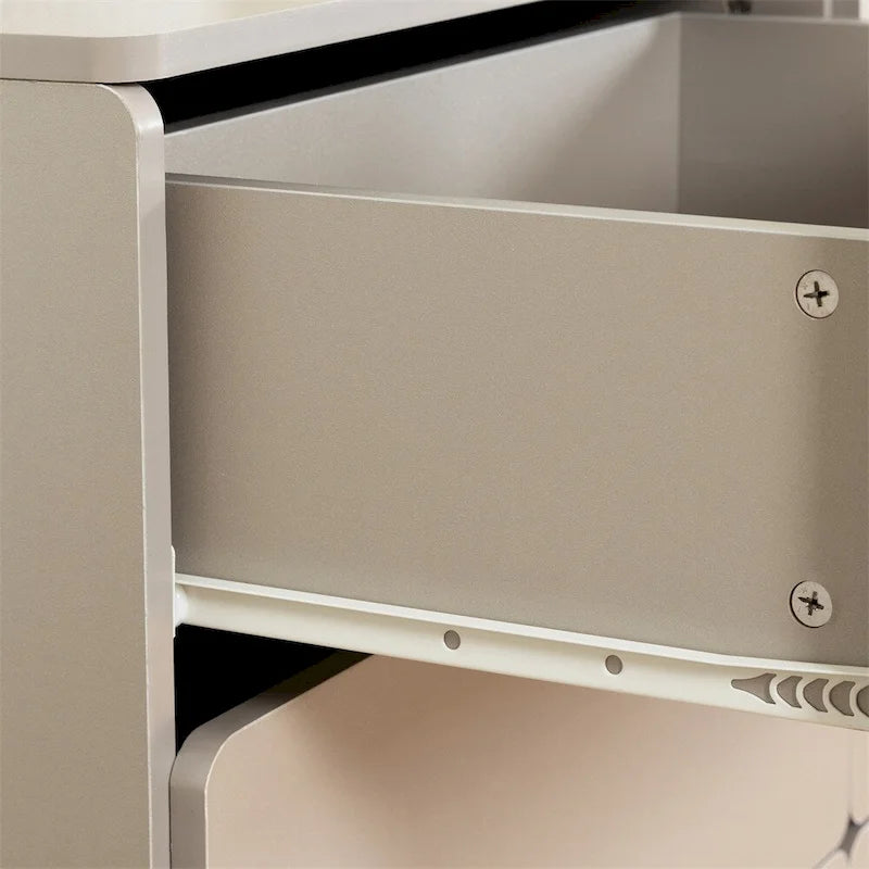 Cómoda de madera con seis cajones