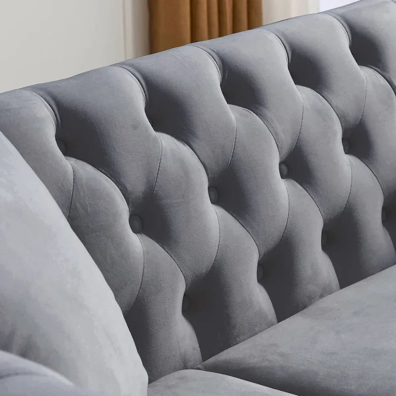 Sala de estar con sofá gris